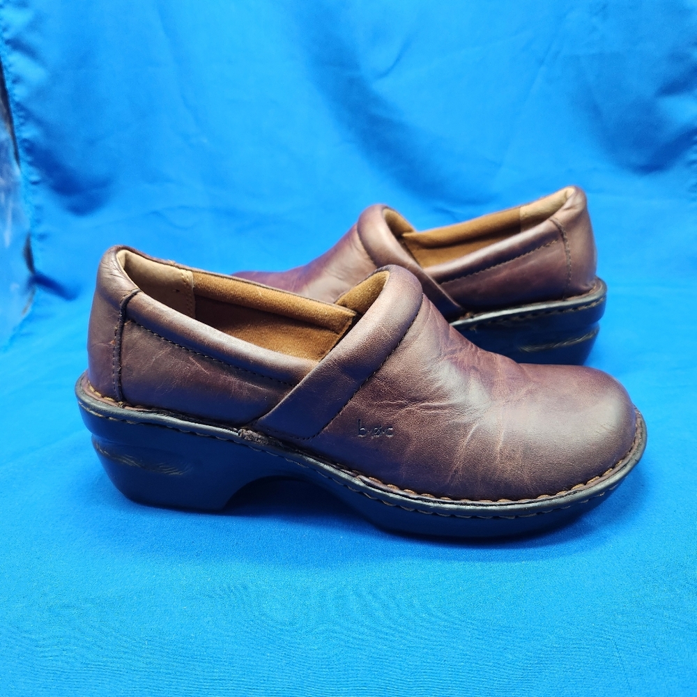 B.O.C Born Concepts Women's Size 9 Brown Leather Slip On Clogs